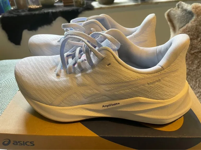Käytetty Asics Versablast Ampli Foam bike — kuva 5 / 9