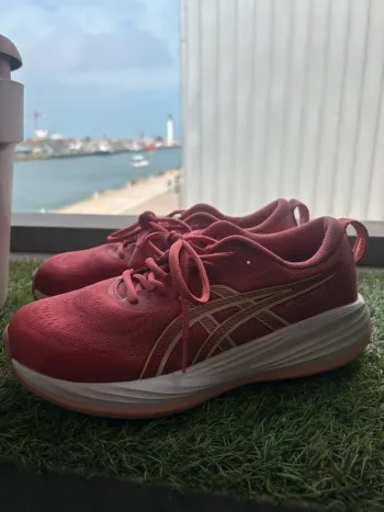 Käytetty Asics Gel-Cumulus Running Shoes