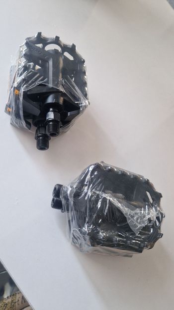 Used BTWIN Pedals 2026 Drivetrain & Pedals