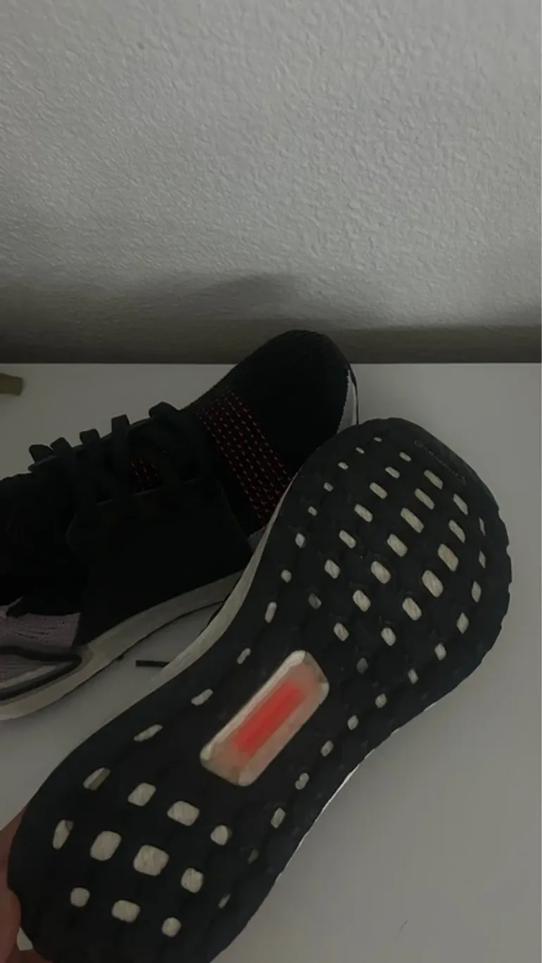 Tweedehands Adidas Ultra boost bike — afbeelding 3 van 5