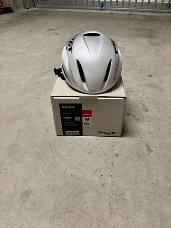 Used MET Manta 2025 Cycling Accessories