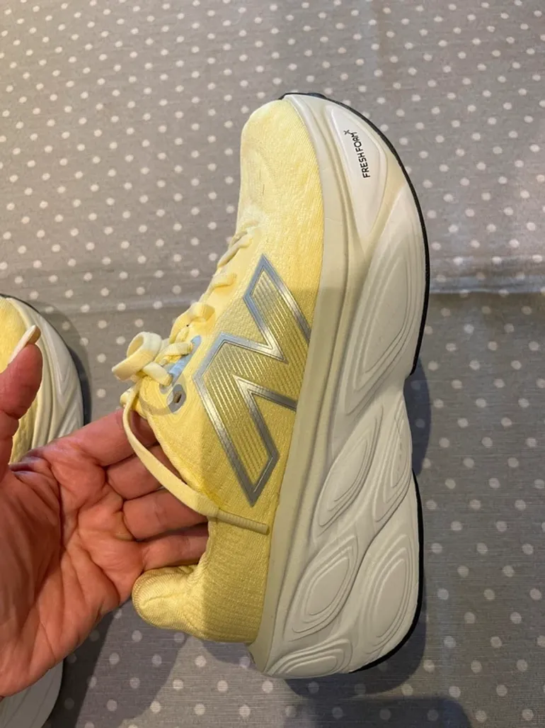 Used New Balance Fresh Foam bike — image 2 of 11
