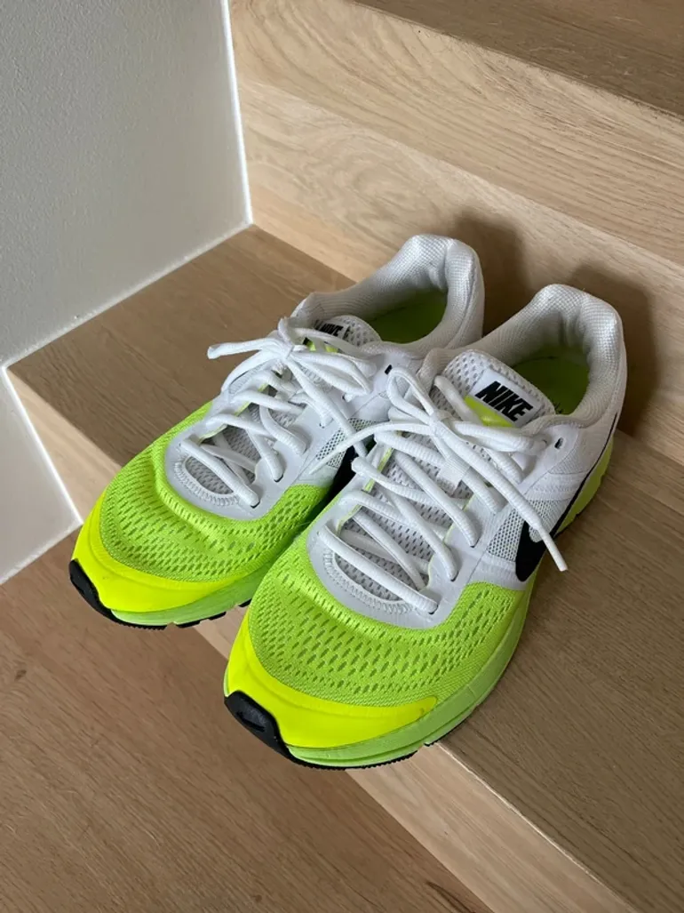 Brugt Nike sportschoenen maat 40 bike — billede 2 af 2