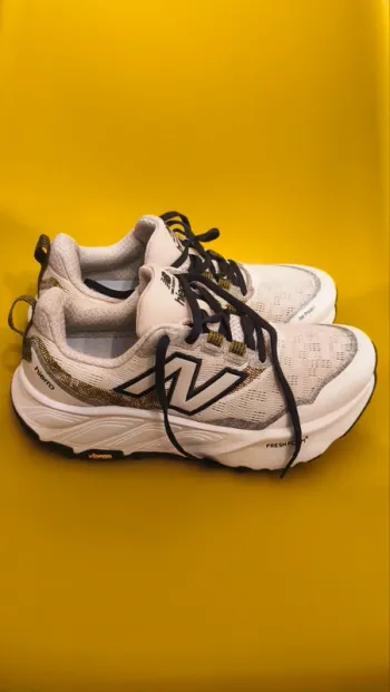 Used New Balance Hierro Fresh Foam V9 Running Shoes