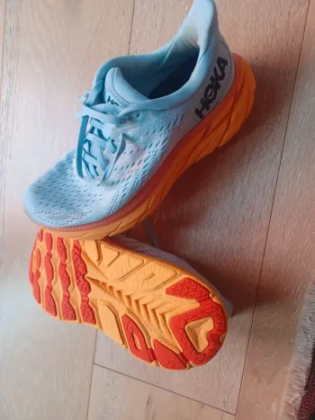 Used Hoka Clifton 8 bike — image 6 of 9