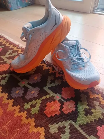 Used Hoka Clifton 8 bike — image 3 of 9