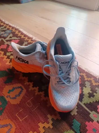 Used Hoka Clifton 8 bike — image 5 of 9