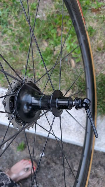 Used Roval CLX 32 2018 bike — image 2 of 4