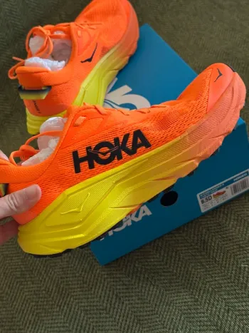 Used Hoka Challenger 8 bike — image 4 of 4