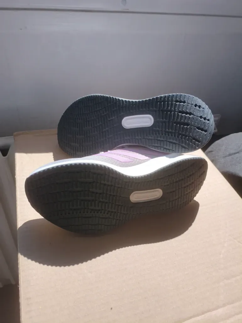 Brugt Adidas Basket de sport running bike — billede 3 af 9