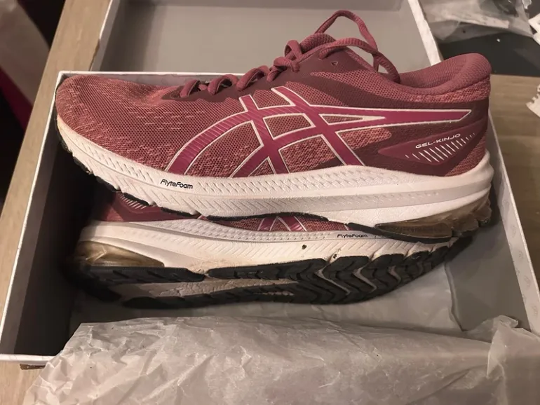 Käytetty Asics Running Shoes Size 40 bike — kuva 2 / 2