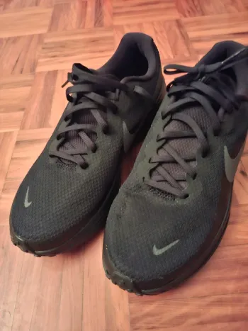 Použité Nike Revolution 8 bike — obrázek 2 z 4