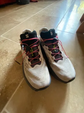 Używany Salomon Ultra Glide 4 Running Shoes