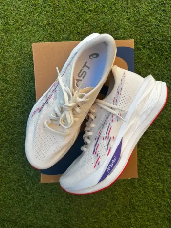 Käytetty Asics Sonicblast Running Shoes