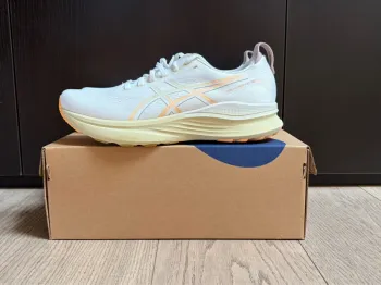 Käytetty Asics Gel Kayano 32 Running Shoes