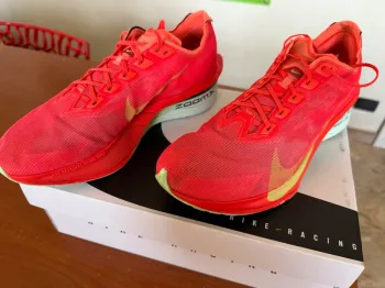 Nike Vaporfly 4 Next% Running Shoes usato