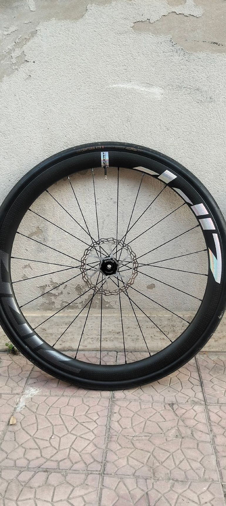 Brugt Zipp 303 Firecrest Wheels 2025 bike — billede 3 af 9