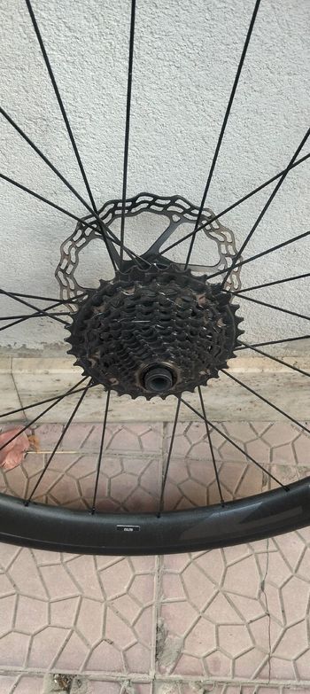 Brugt Zipp 303 Firecrest Wheels 2025 bike — billede 4 af 9