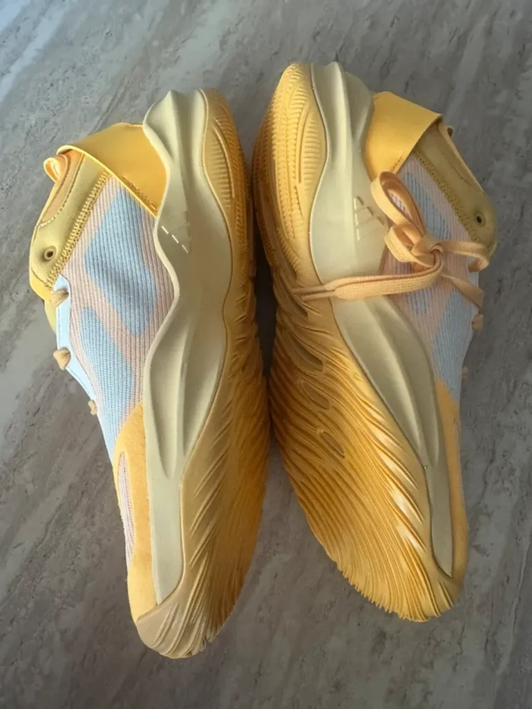 Adidas Adizero Select 2.0 bike d'occasion — image 4 sur 9