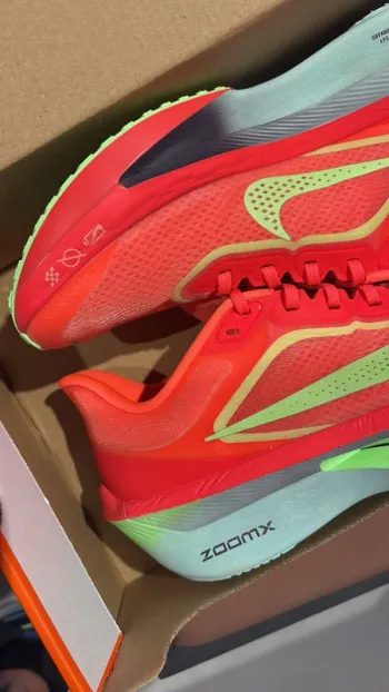 Used Nike Zoom Fly 6 bike — image 2 of 6