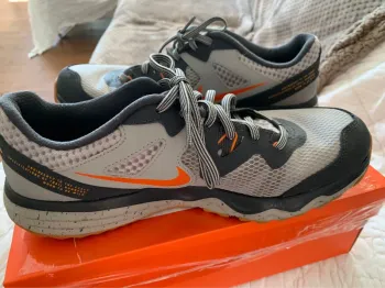 Używany Nike Trekking Shoes bike — zdjęcie 4 z 4