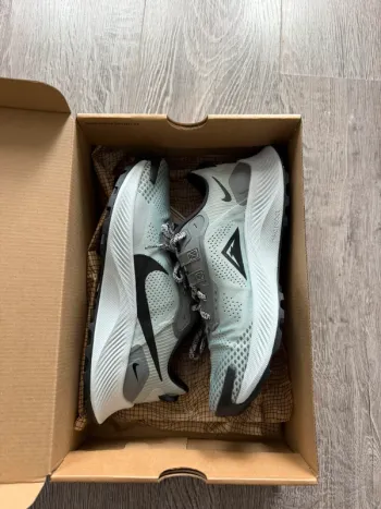 Pegasus Trail Running Shoes d'occasion
