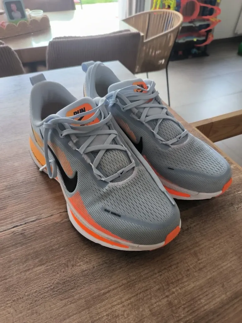 Used Nike Vomero 18 bike — image 8 of 9