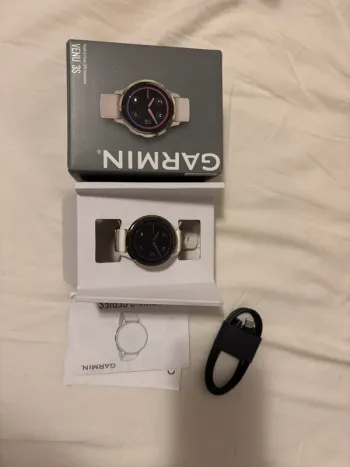 Used Garmin Venu 3s bike — image 2 of 4
