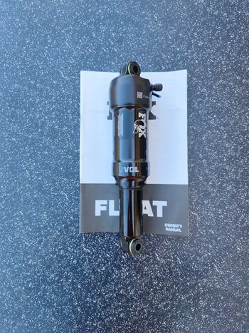 Used Fox Float DPS Performance 210x55 2024 bike — image 2 of 5