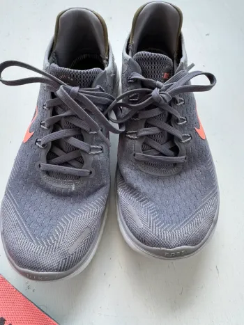 Used Nike Free RN 2018 bike — image 5 of 8
