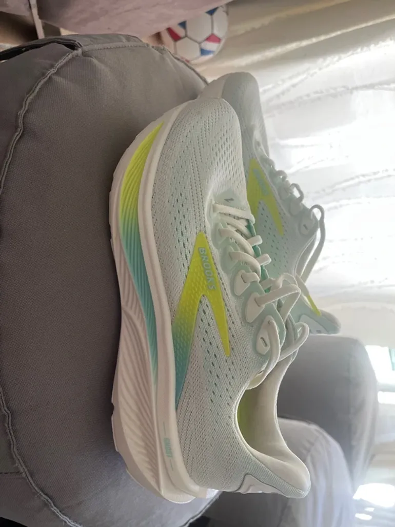 Used Brooks Ghost 17 bike — image 2 of 7