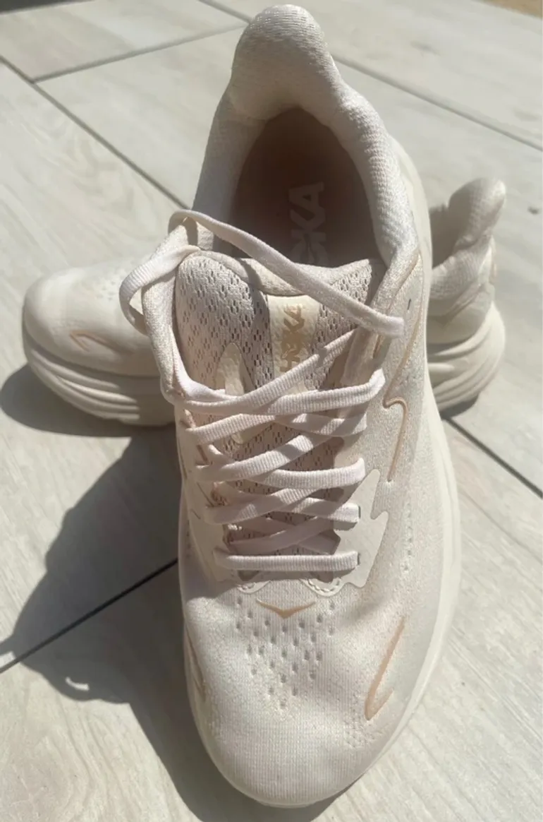 Used Hoka Clifton 10 Wide bike — image 2 of 8
