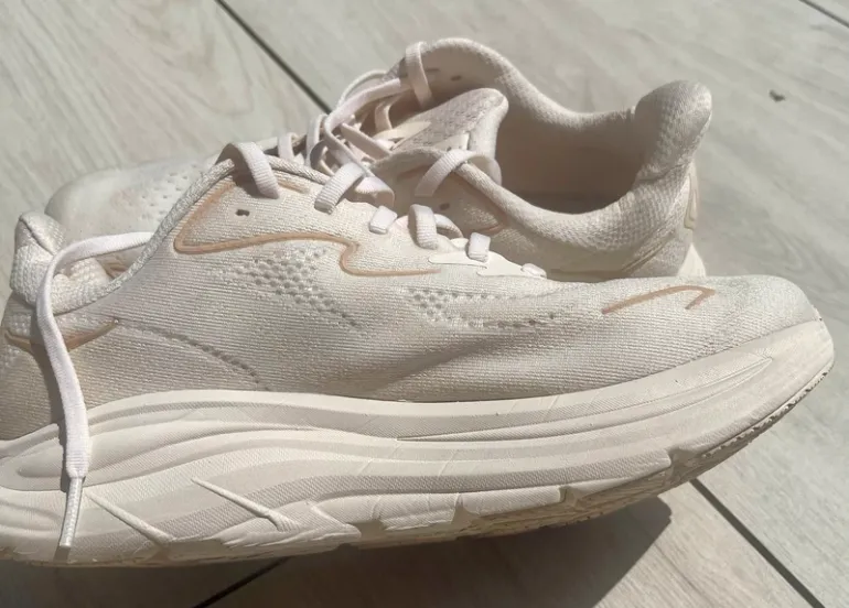 Used Hoka Clifton 10 Wide bike — image 4 of 8
