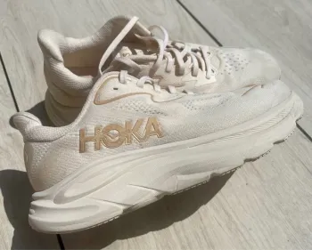 Used Hoka Clifton 10 Wide bike — image 3 of 8