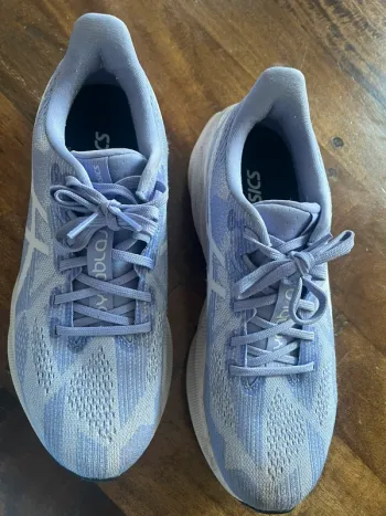 Used Asics Dynablast 5 Running Shoes