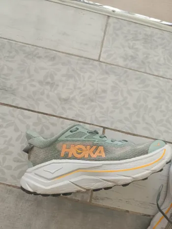 Used Hoka Challenger 8 bike — image 4 of 8