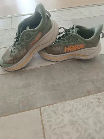 Used Hoka Challenger 8 bike — image 3 of 8