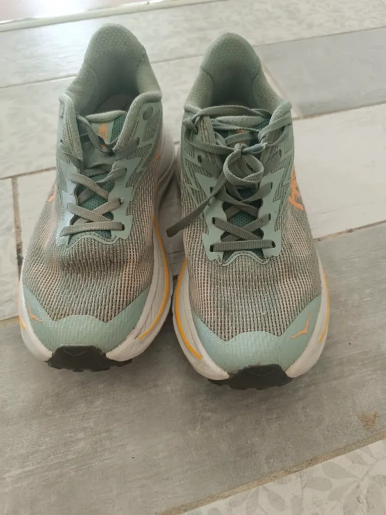 Used Hoka Challenger 8 bike — image 2 of 8