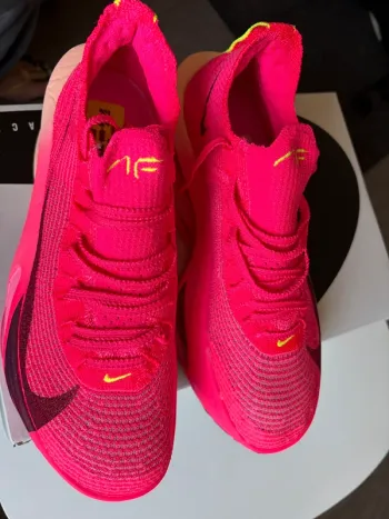 Used Nike Air Zoom Alphafly Next 3 bike — image 4 of 11
