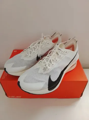Used Nike Zoomx Vaporfly Next %4 bike — image 2 of 6