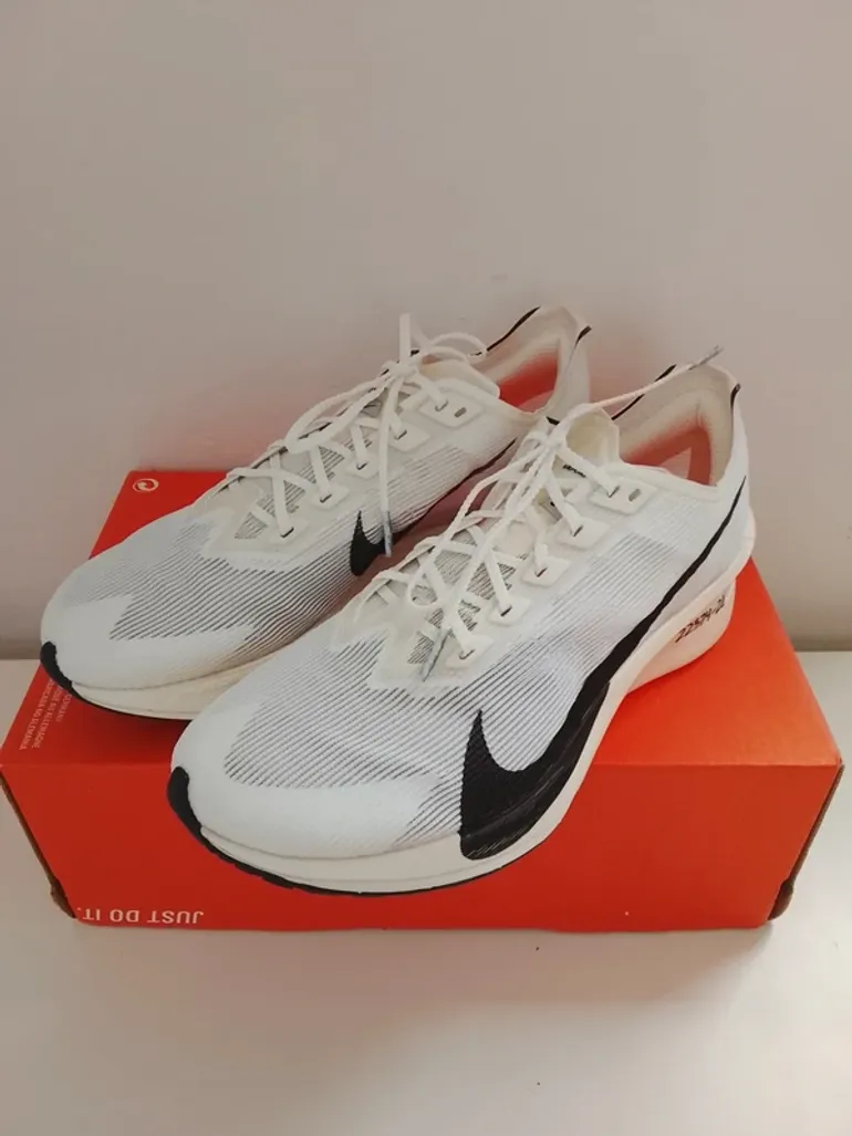 Used Nike Zoomx Vaporfly Next %4 bike — image 2 of 6