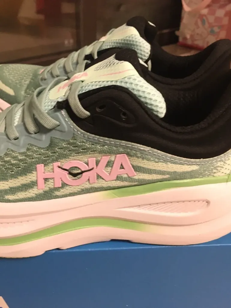 Used Hoka Running Shoes bike — image 3 of 12
