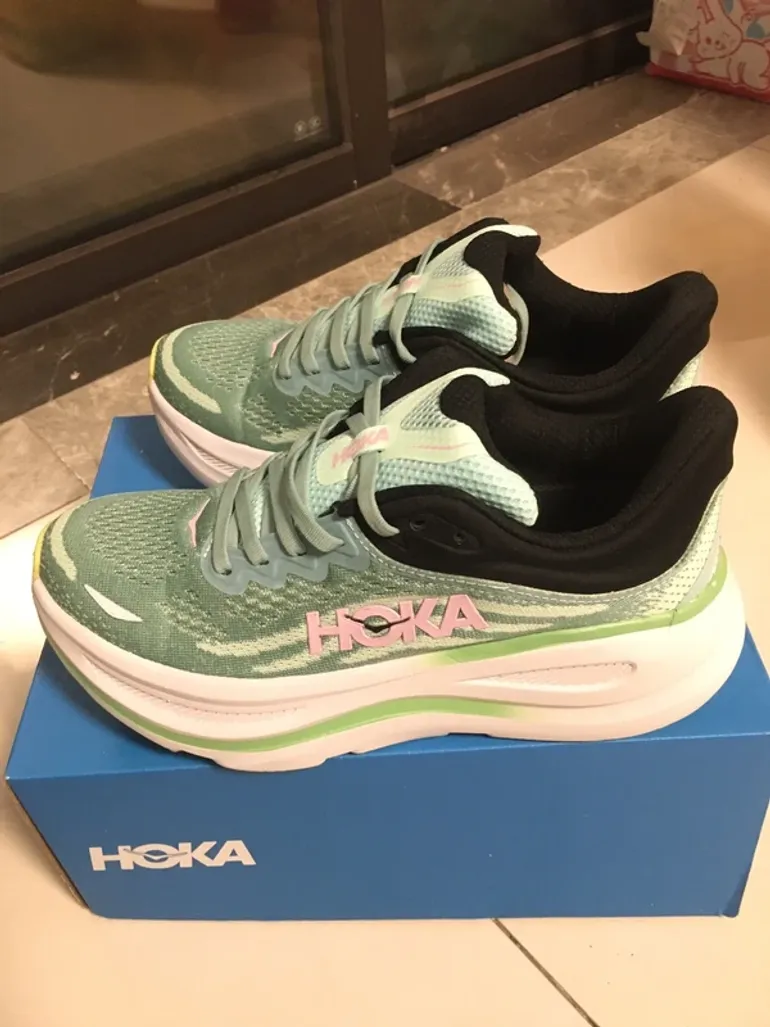 Used Hoka Running Shoes bike — image 2 of 12