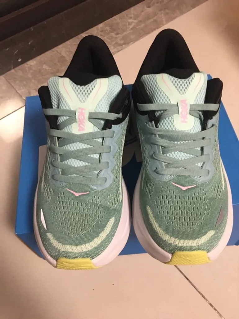 Used Hoka Running Shoes bike — image 4 of 12