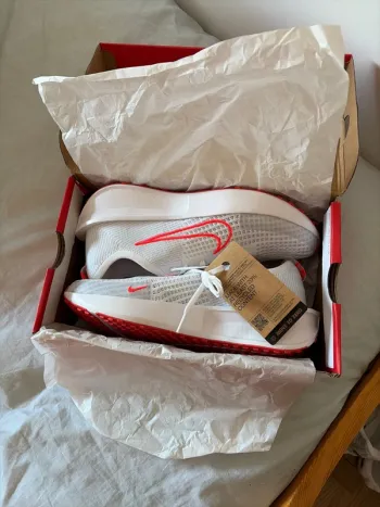 Used Nike Running Shoes Size 42 bike — image 6 of 6