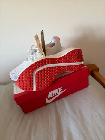 Used Nike Running Shoes Size 42 bike — image 3 of 6