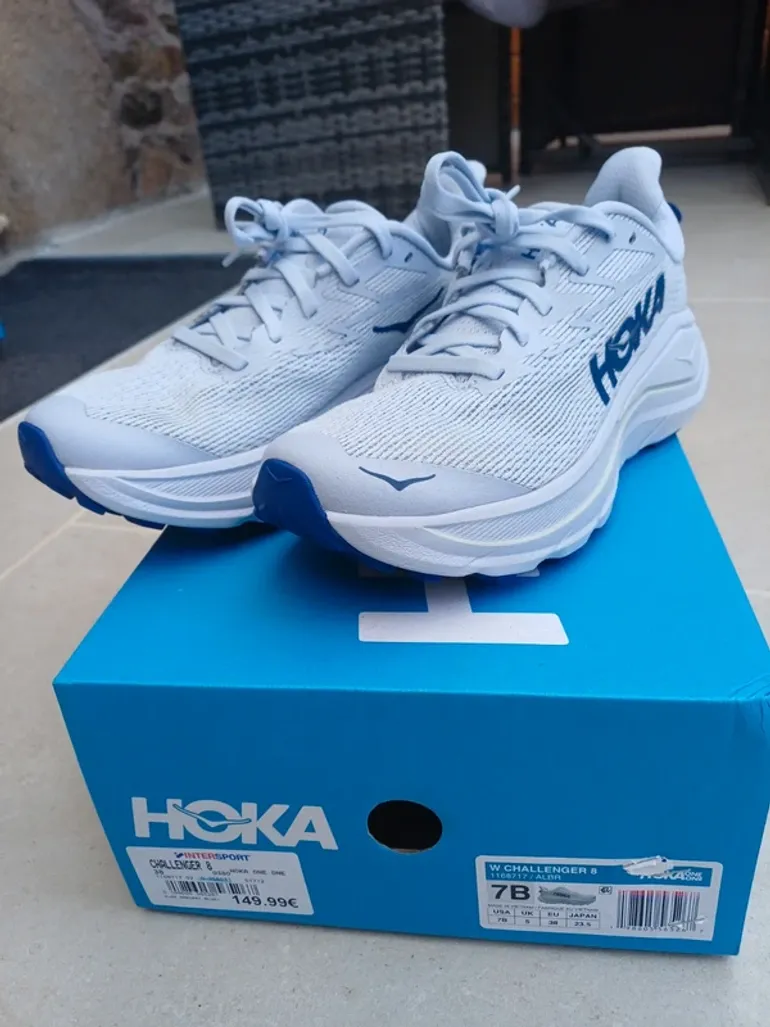 Used Hoka Challenger 8 bike — image 2 of 5