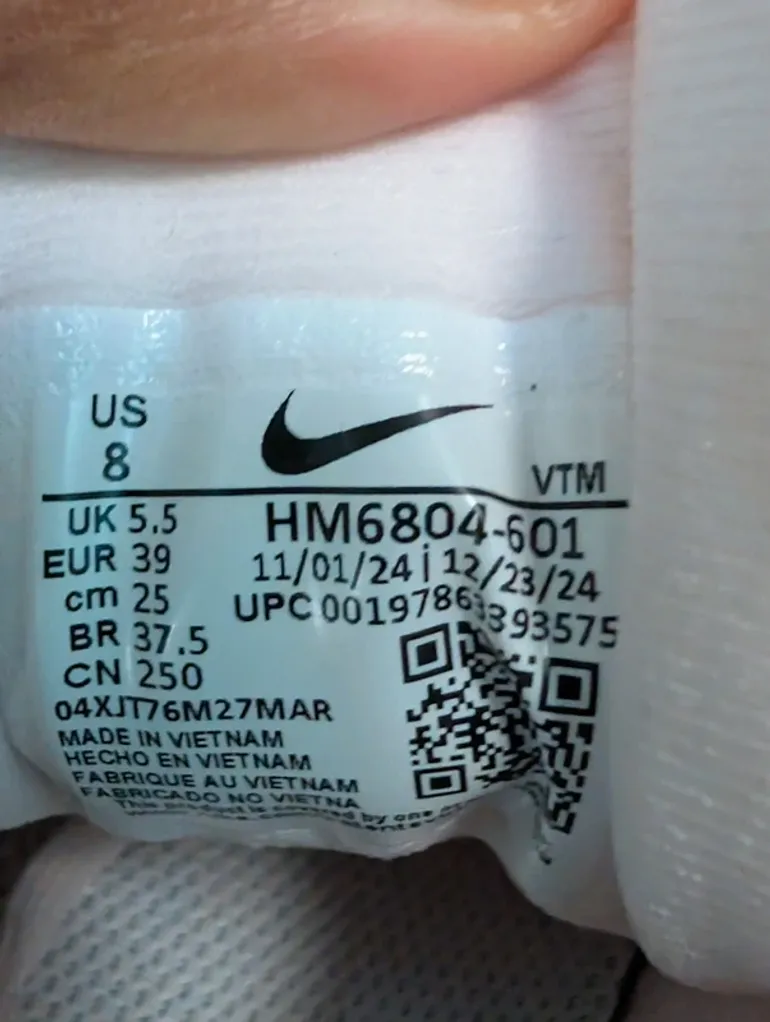 Used Nike Vomero 18 bike — image 5 of 18