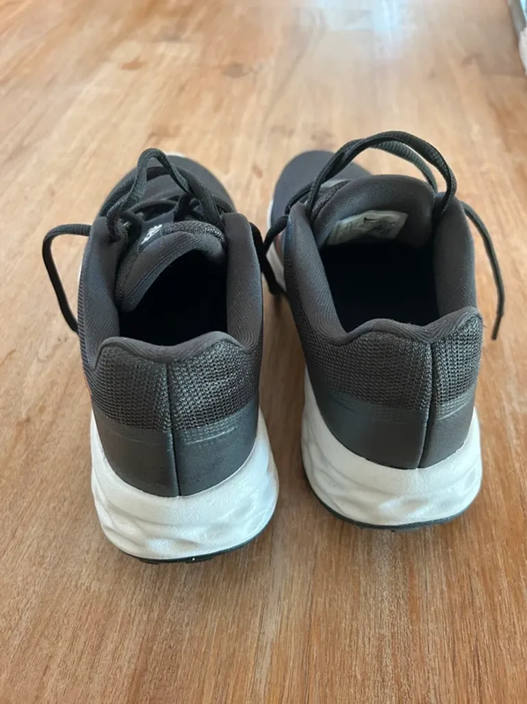 Used Nike Revolution bike — image 3 of 10