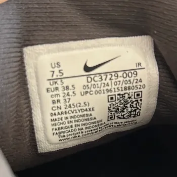 Used Nike Revolution bike — image 2 of 10